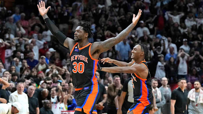 New York Knicks, Julius Randle, Immanuel Quickley, celebration